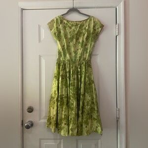 True vintage 1950s Green Floral Sun Dress